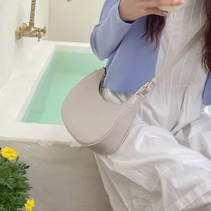 Niche armpit bag, half-moon bag, simple shoulder , high-quality baguette , women's crossbody bag, bag，tote bags handbag Large Capacity Tote Adjustable Strap Crescent  Handbag    Crossbody bag leather everyday Elegant Minimalist Contrasting Color popular