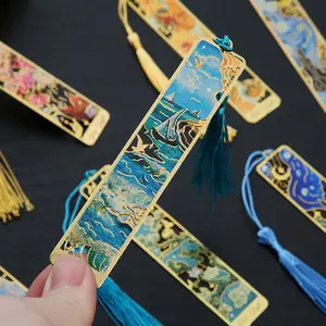 1pc metal bookmark with tassels, gold hollow bookmark, Van Gogh oil painting themed bookmark, reading accessory gift, suitable for book lovers, writers, readers, students, teenagers, men, women, and adults. This is the perfect gift for family or friends.