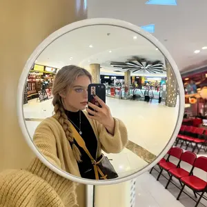 1pc Portable Reflective Mirror for Photography, Compact Round Handheld Mirror, Ideal for Travel, Outdoor Photos, Selfies, Creative Shots