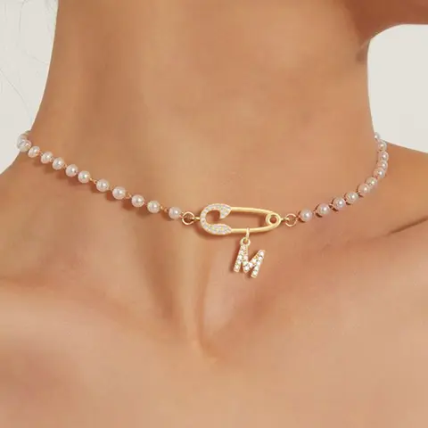 Women's Elegant Zirconia Pin Letter Pendant Necklace, Pearl Embellished, Faux Pearl Chain Design, All-Season Jewelry Accessory for Women, Pearl Letter Beaded Necklace