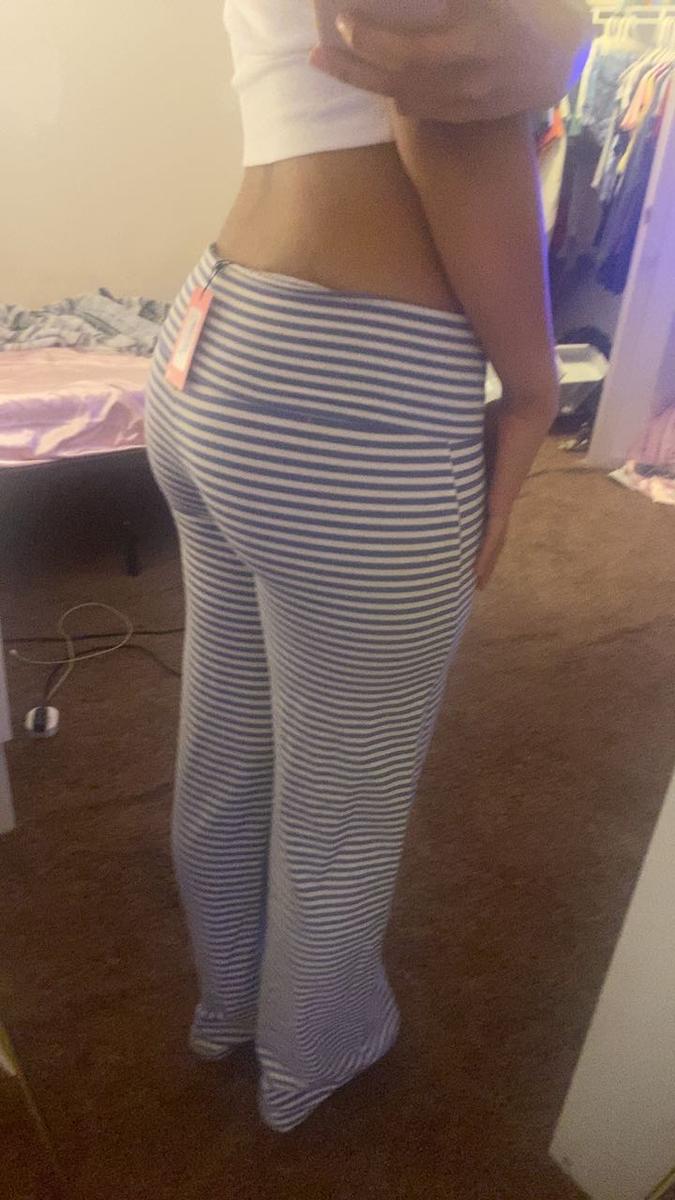 Item: BLUE AND WHITE, S