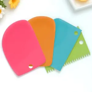 Flexible Fondant Scraper, Heat-Resistant & Non-Stick Baking Tool, 4-in-1 Cake Icing Spatula, Professional Easy-Clean Design, Anti-Mold Kitchen Utensil, Essential Baker Accessory for Cake Decorating.