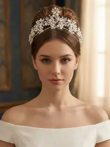 Elegant Faux Pearl Bride Crown, Vintage Wedding Headpiece, Rhinestone Silver Leaf Luxurious Hair Accessory, Perfect Bridal Jewelry