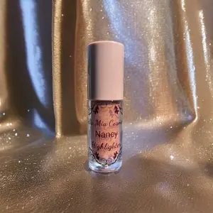 Nancy Liquid Bronzer and Mini Blush