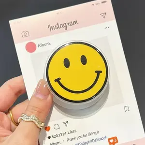 Cute Smiley Face MagSafe Phone Grip – Happy Emoji Magnetic Pop Socket & Kickstand – Aesthetic iPhone Accessory Gift for Teens & Girls