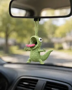 Funny Crochet Lizard Car Hanging Charm, Handmade Amigurumi Gecko Rearview Mirror Ornament, Cute Animal Car Decor Gift