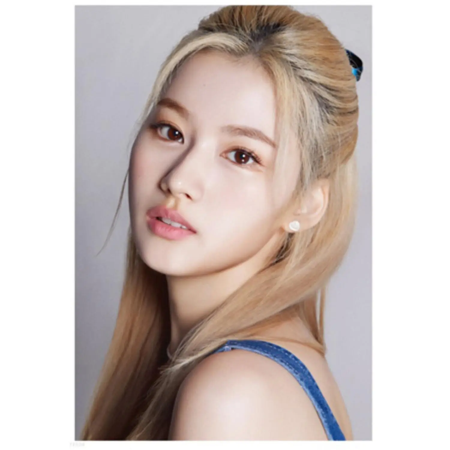 JYP ENTERTAINMENT TWICE - Dicon D'Festa Sana 200pg Deco Book w/ 4 Deco Stickers + 5pc Photocard Set - Asian Import (Books, Magazines & Audio: Literature & Art, Music)