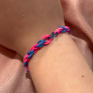 Pink and Blue Rubber Band Bracelet - Simple Design for Your Wrist