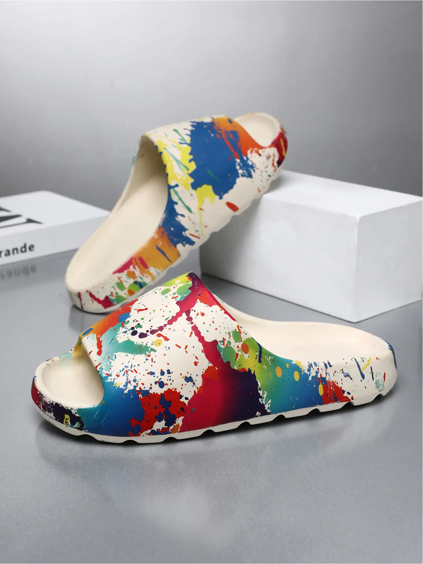 1 Pair Big Size Men's Graffiti Splash Ink Slides| Street Trend Style | Color Splash Design + Soft Cushion Thick Sole + Non-Slip Texture | Daily Streetwear / Beach Vacation / Home Relax, Eye-Catching Trendy Slides