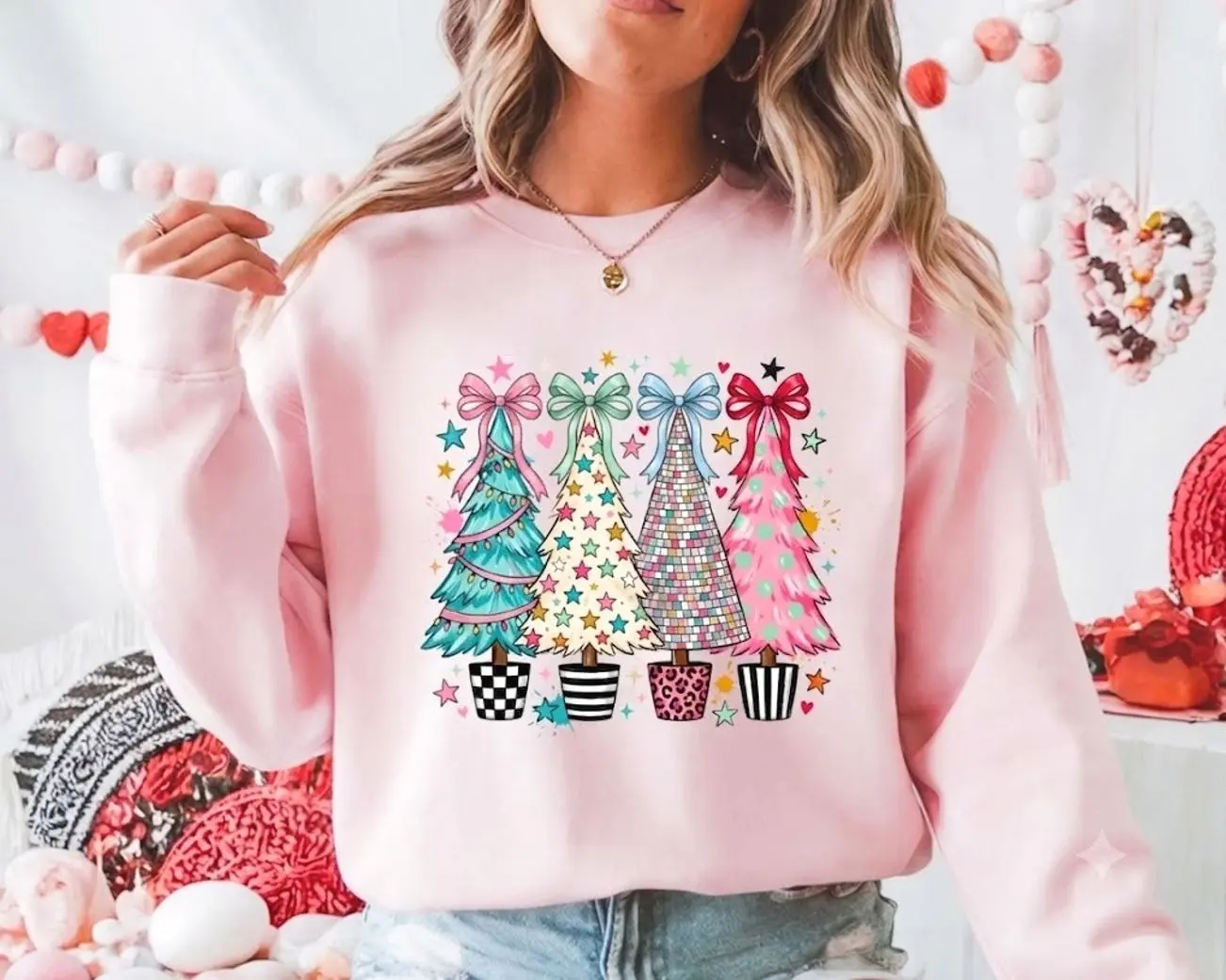 Christmas Tree Sweatshirt for Women, Preppy Coquette Christmas Crewneck, Cute Festive Holiday Sweater, Trendy Bow Tree Jumper, Aesthetic Winter Season Clothes, Merry Xmas Party Outfit, Cozy Holiday Gift for Her, Aesthetic Christmas Clothes