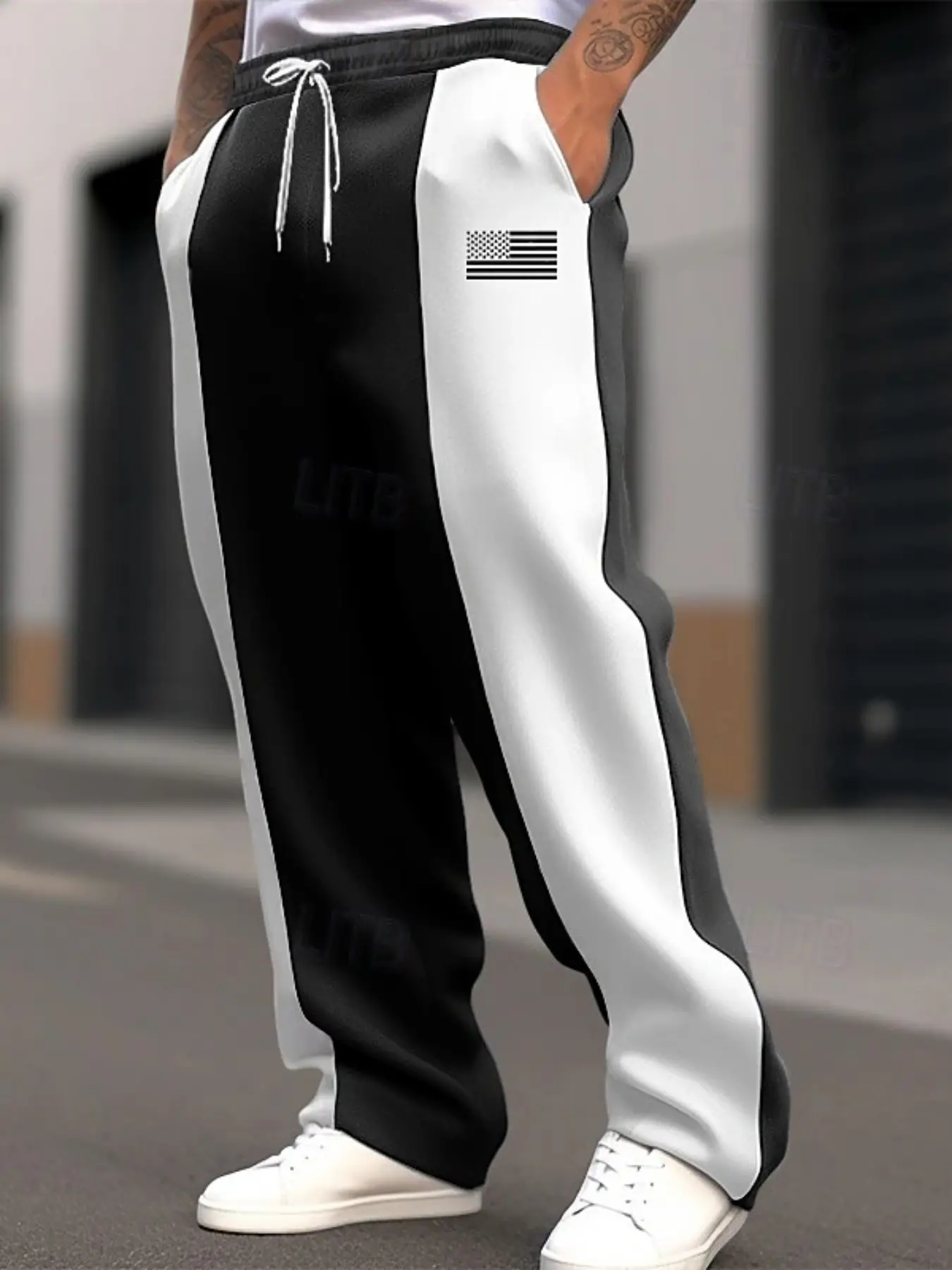 A pair of American street outdoor style two-color casual sports trousers, Athleisure style bottoms, with a soft and elastic waistline, features national flag prints and is suitable for all seasons, Yoga pants, jogging pants, Athleisure Design