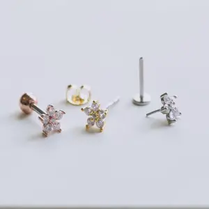 Sparkly Mini Flower Cartilage Earring • 925 Silver 16g 18g 20g Dainty Threadless Stud • Small Tragus Piercing • Conch Labret Flower Barbell