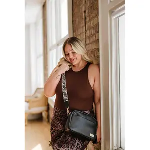 Alice Crossbody - Elegant Design with Adjustable Strap for Versatile Use