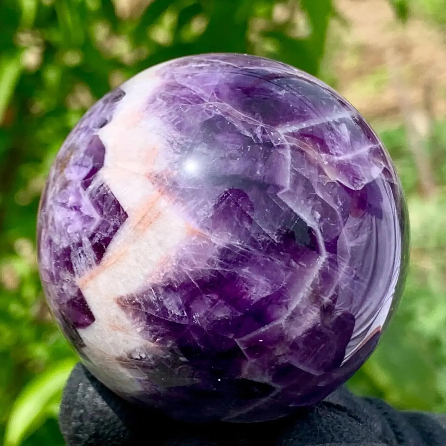 Dreamy amethyst ball, random style, Bohemian fashion crystal decoration, home holiday  for parents, crystal crafts to bring good luck, graduation season  for classmates, friendship , holiday  modern farmhouse decor funny yard gardening july desktop