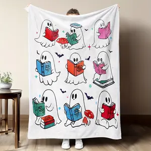 1pc Cartoon Flannel Blanket, a Little Ghost Who Loves Reading for Halloween, Featuring Ghost Patterns, Soft, Warm, And Comfortable for Sofa, Bed, Or Office Use, Perfect As a Small Throw Or Nap Blanket, an Ideal Gift for F