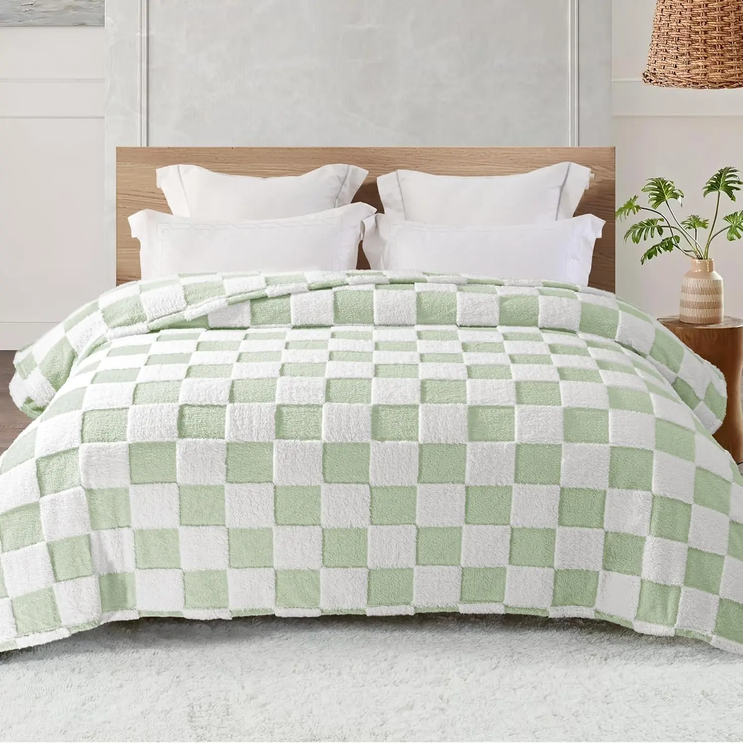 Modern Synthetic Microfibre Fleece Blanket - Cozy, Lightweight, Fuzzy Checkered, Wrinkle Resistant, Machine Washable Bed Blanket for All Seasons, Sage Green, 90" x 90"
