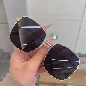 RetroSunglasses -bgs