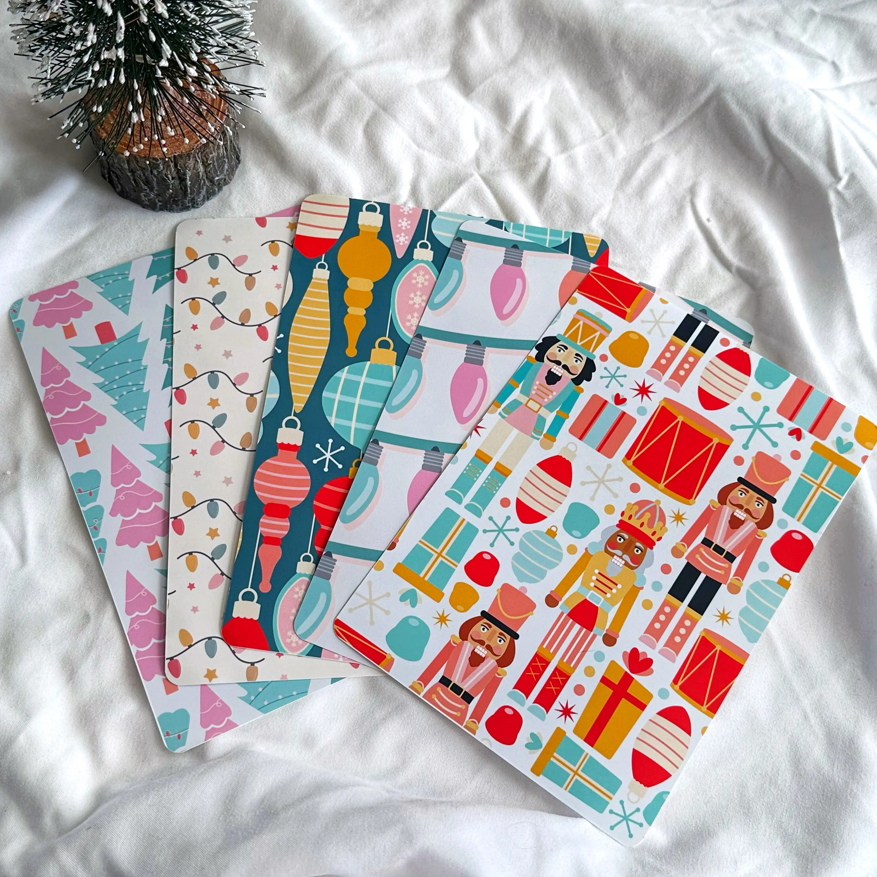 Traditional Christmas Pattern Kindle Inserts Collection | Christmas Patterns for Kindle Device Basic/Paperwhite | Durable