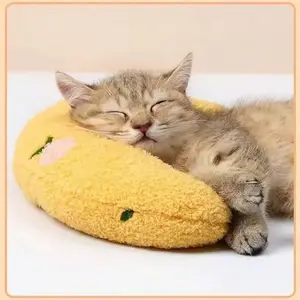 Cute Cat Pillow Soft Plush Pet Calming Toy Half-Moon Shape Joint Relief Sleep Improvement Random Pattern Dog House Shaped Beds