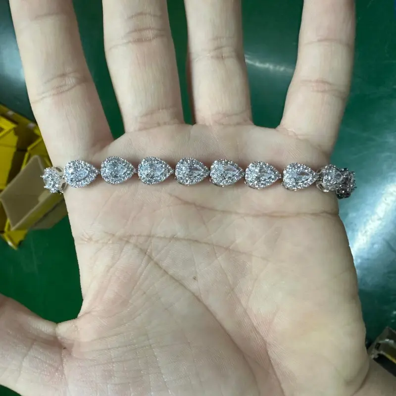 White zirconium platinum