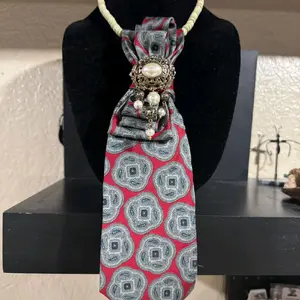 Vintage Tie with Elegant Brooch and Pearl Accents Red and Gray Patterned Neckwear for Classic Style
