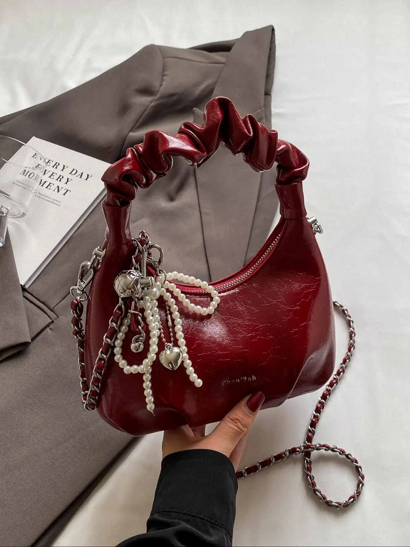 Elegant Faux Pearl Bow Decor Ruched Design Handbag, Trendy Bowknot Design Chain Strap Crossbody Half Moon Bag, Fashionable Hobo Handbag for Women