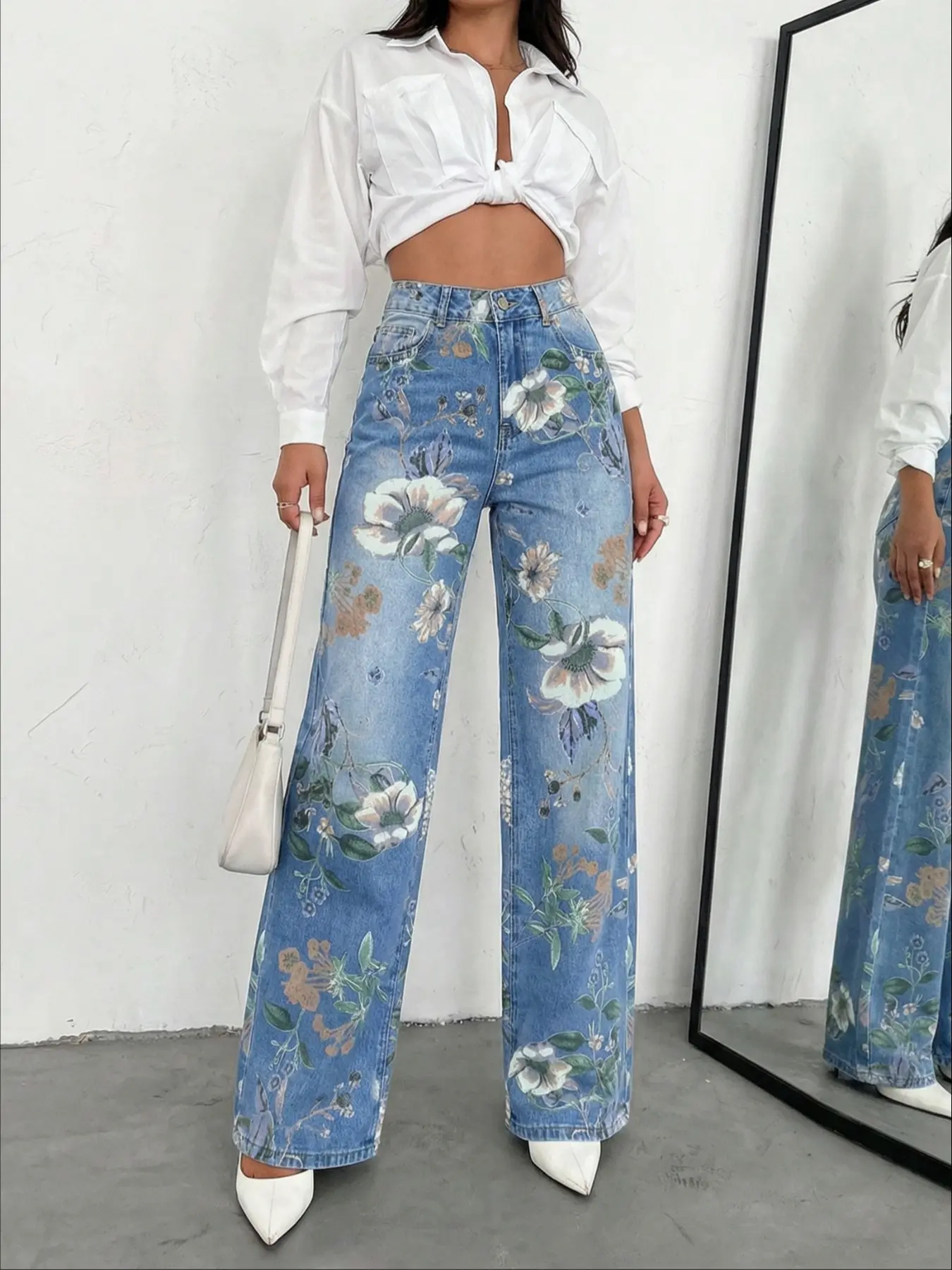 Women's All-Season Floral Fitted Jeans, Elegant Straight Leg Denim Jeans, Non-Elastic Casual Style, Perfect for Everyday Wear