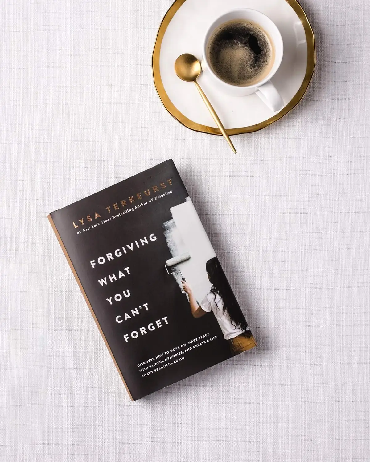 Forgiving What You Can't Forget: Discover How to Move On, Make Peace with Painful Memories, and Create a Life That’s Beautiful Again Daily Devotional