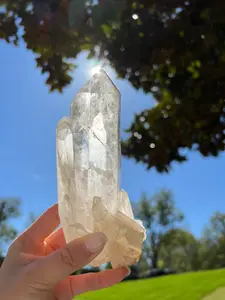 Reputation Gem live claim 4-- Pretty natural crystal cluster