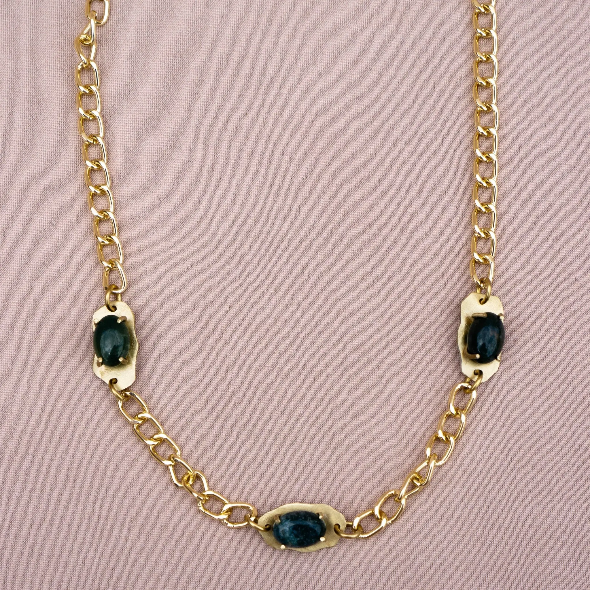 Unisex Adjustable Bold Chunky Choker Necklace with Mini Moss Agate FreeForm Stones, Jade Jewelry Accessory