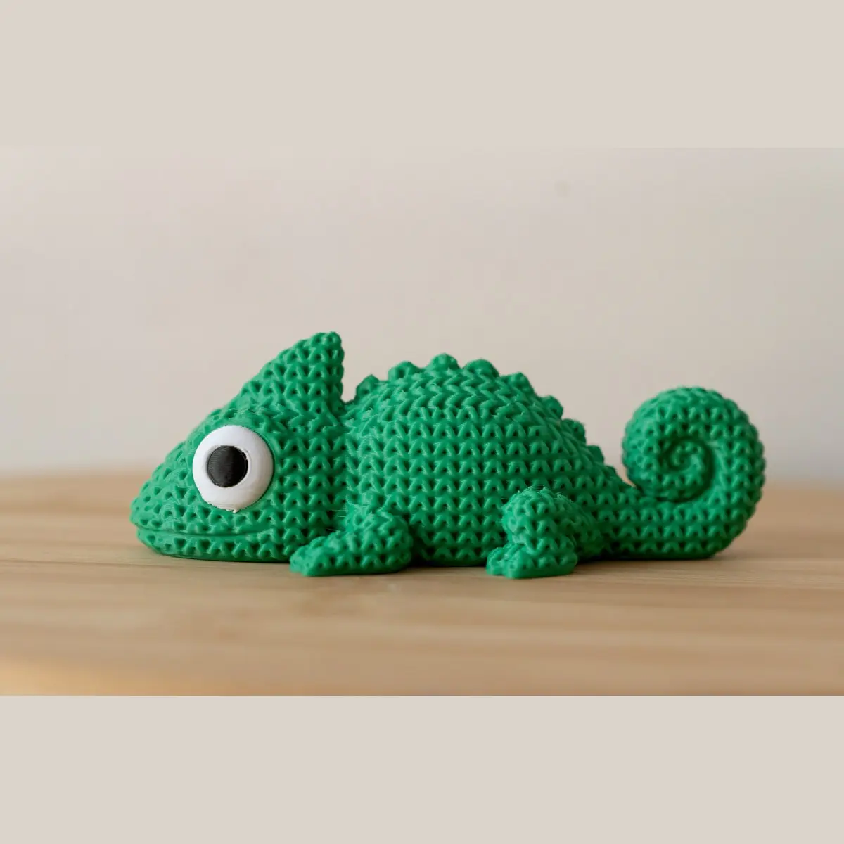 Knitted Chameleon Toy - 3D Printed Chameleon Lizard - Sensory Desk Toy for Kids & Adults - Reptile Gift - Multiple Colors, No Assembly