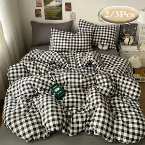 2/3Pcs Fashion Striped Duvet Cover Bedding Set, Ultra Soft and Breathable, Wrinkle-Resistant, All Sizes (1 Duvet Cover + 1/2 Pillowcases, No Filling) Suitable for All Seasons, Soft and Comfortable, Perfect for Dorm Rooms, Home Bedrooms, and Guest Rooms