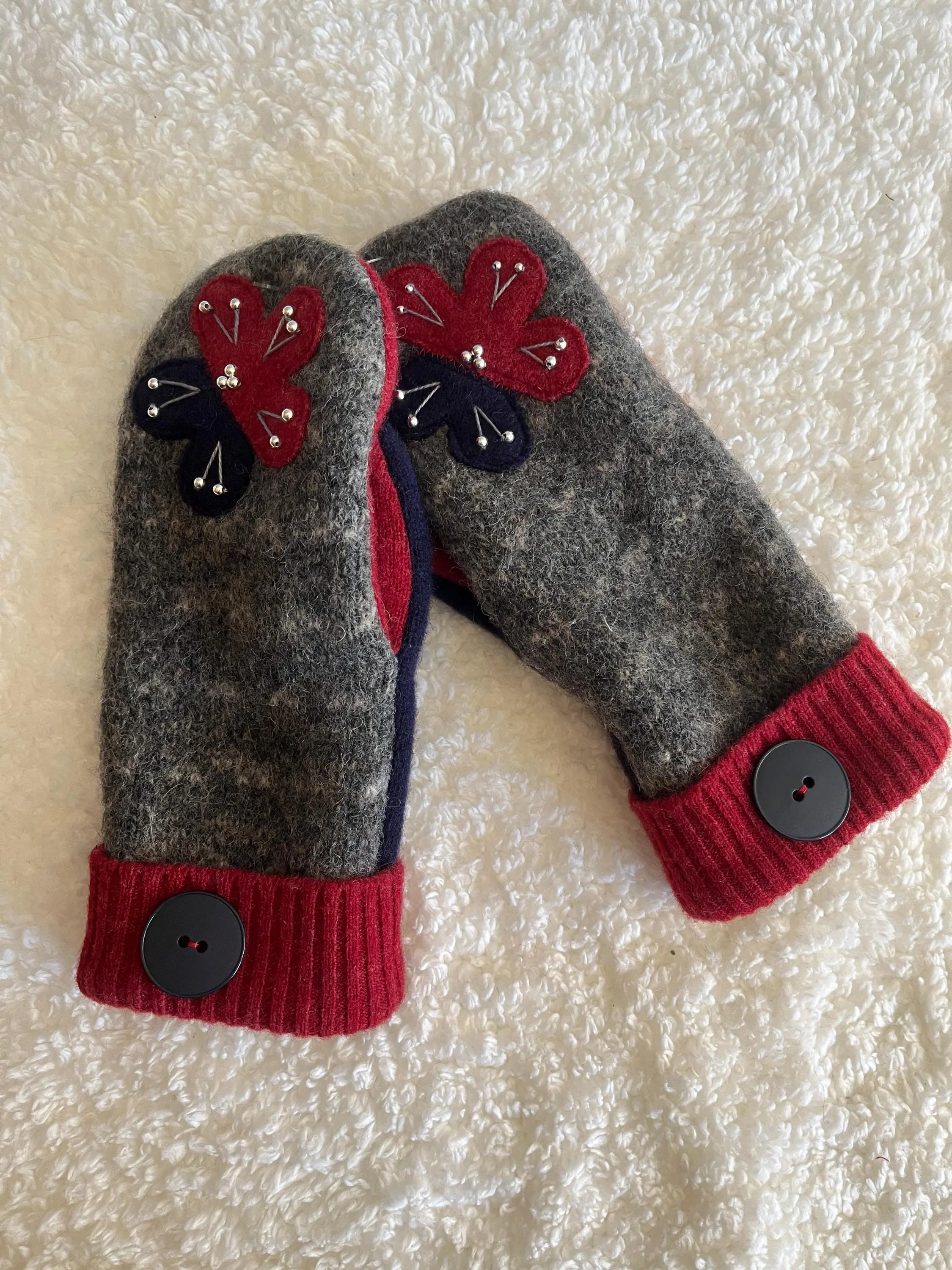 Beaded Appliqued flower wool mittens