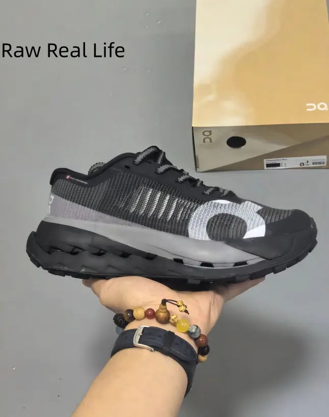 Low-top two-tone black gray casual running shoes oversized white ON graphic matching gray laces hollow shock-absorbing outsole unisex trail sneakers