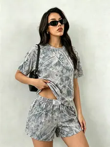 Women's Comfortable Camo Print Loose Short Sleeve T-Shirt & Elastic Waist Shorts Set, Versatile Two-Piece for All Seasons