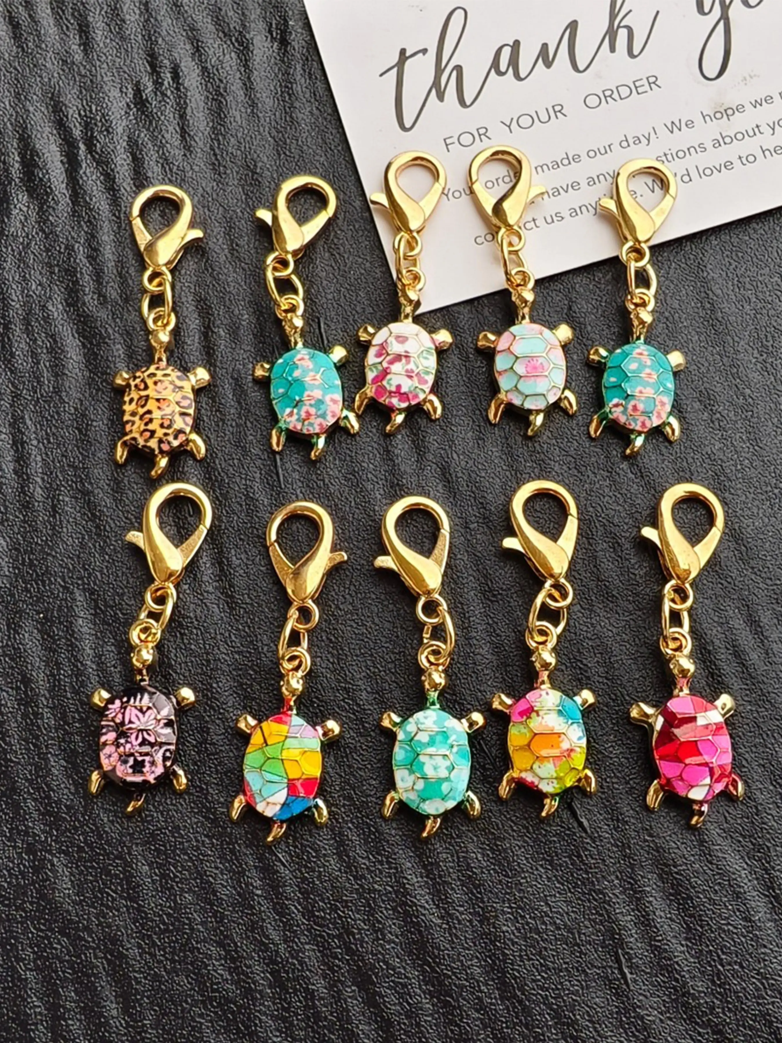 10 Pcs Turtle Keychain Set, Keychain Keyrings Kawaii, Cute and Fashionable, Various Styles, Perfect for Backpacks, Wallets, Handbags, Casual Shoes, Multiple Colors