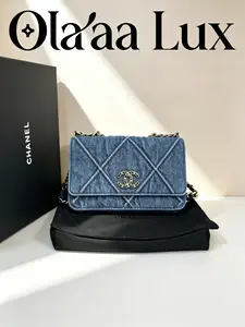 Pre-owned CHANEL Vintage Blue Denim Diamond Stitch Flap Bag, Crystal CC Logo Two Tone Metal Chain Crossbody Purse with Dust Bag & Gift Box C19498456932