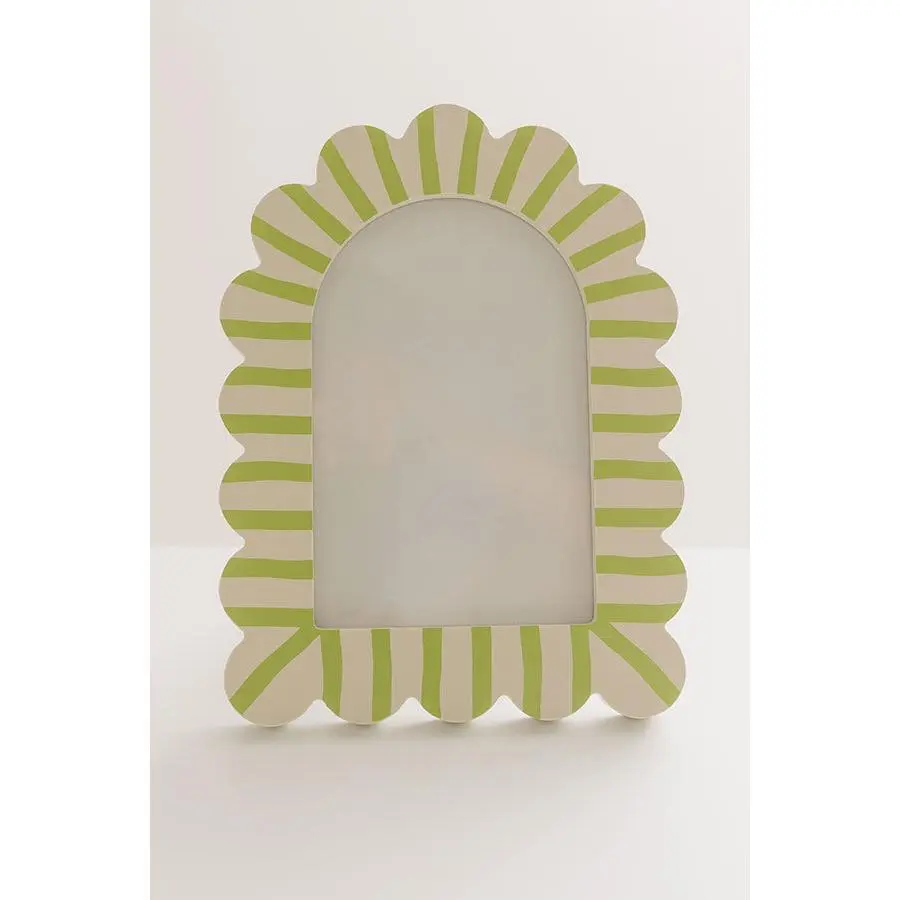 Charming Pose Scalloped Stripe Photo Frame