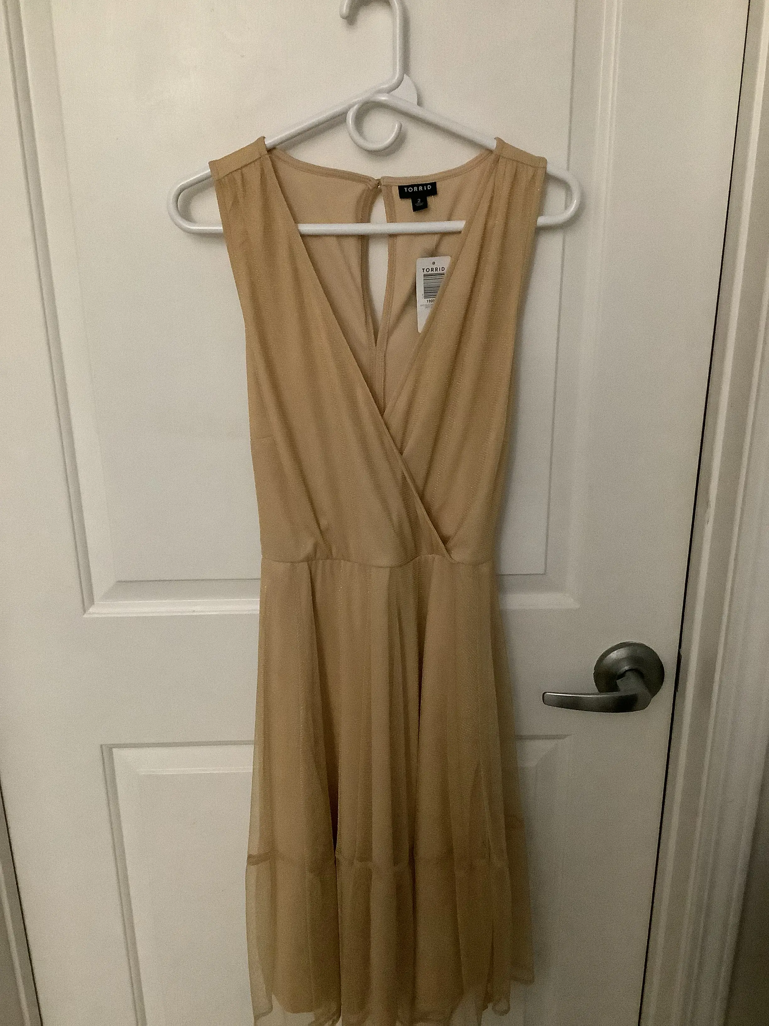 Torrid Sleeveless Gold Wpmen's V-Neck Dress W/Gold Tie & Pockets Size 2x