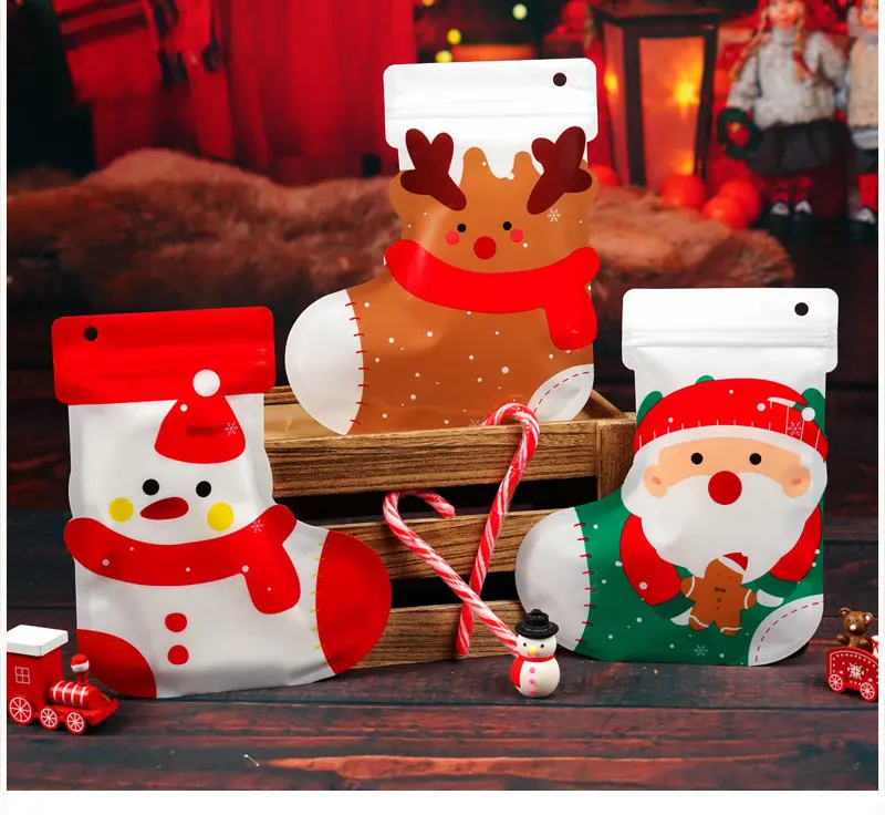 Trendybag Christmas stocking goodie bags,6 Pcs,Gourmet Goodie Bags with Grip'n Seal, easy to grip,open and close, Christmas gift bags,Santa,Snowman,Reindeer Children