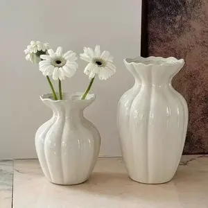 White Creative Flower Vase for Hydroponic Fresh Flowers, Living Room and Dining Table Decorative Ornament