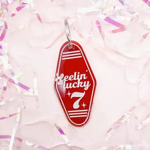 Lucky 7 Retro Keychain – Vintage-Inspired “Feelin’ Lucky” Motel Tag Key Ring for Good Fortune & Everyday Carry