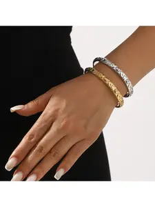 Small niche luxury relief star and moon pattern inlaid zircon bangles cross-border stainless steel elegant and versatile bracelet