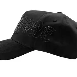 31 Hats Crystals Black