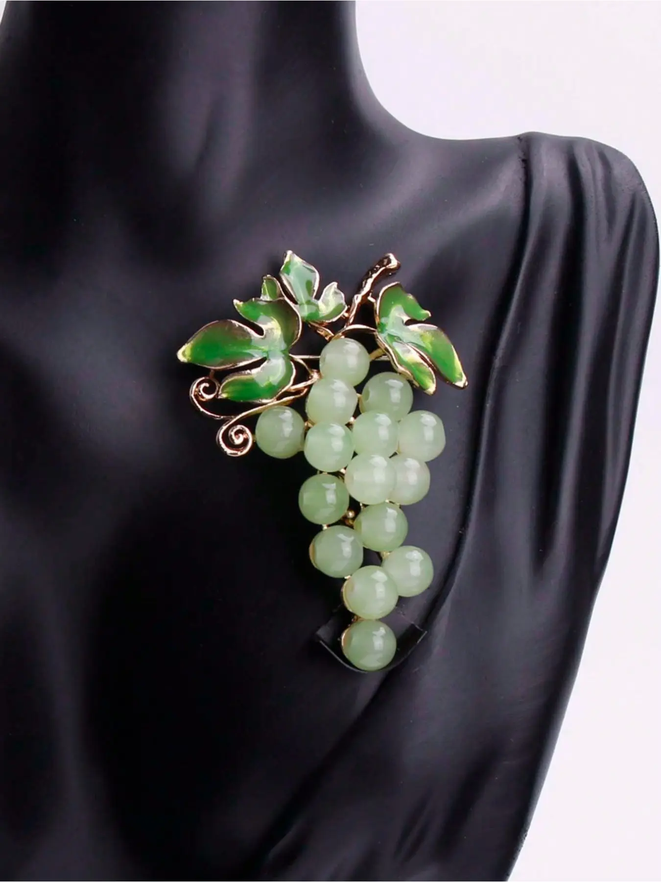 1-piece fashion creative grape brooch alloy enamel fruit pin badge plant lapel pin women's boutique decorative brooch jewelry gift Fashion Accessory