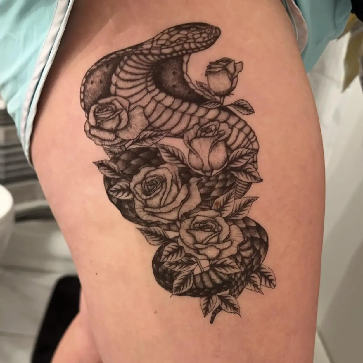 Temporary tattoo easy to apply water temporary tattoo lasts a week