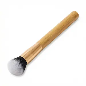 Natural bamboo handle dual-color blush brush, portable highlight and contour brush, soft makeup brush that doesn’t absorb powder