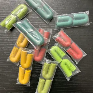 2 juego cada juego lleva 2  tapa pico de cilicona para protejer el pico de sus aves