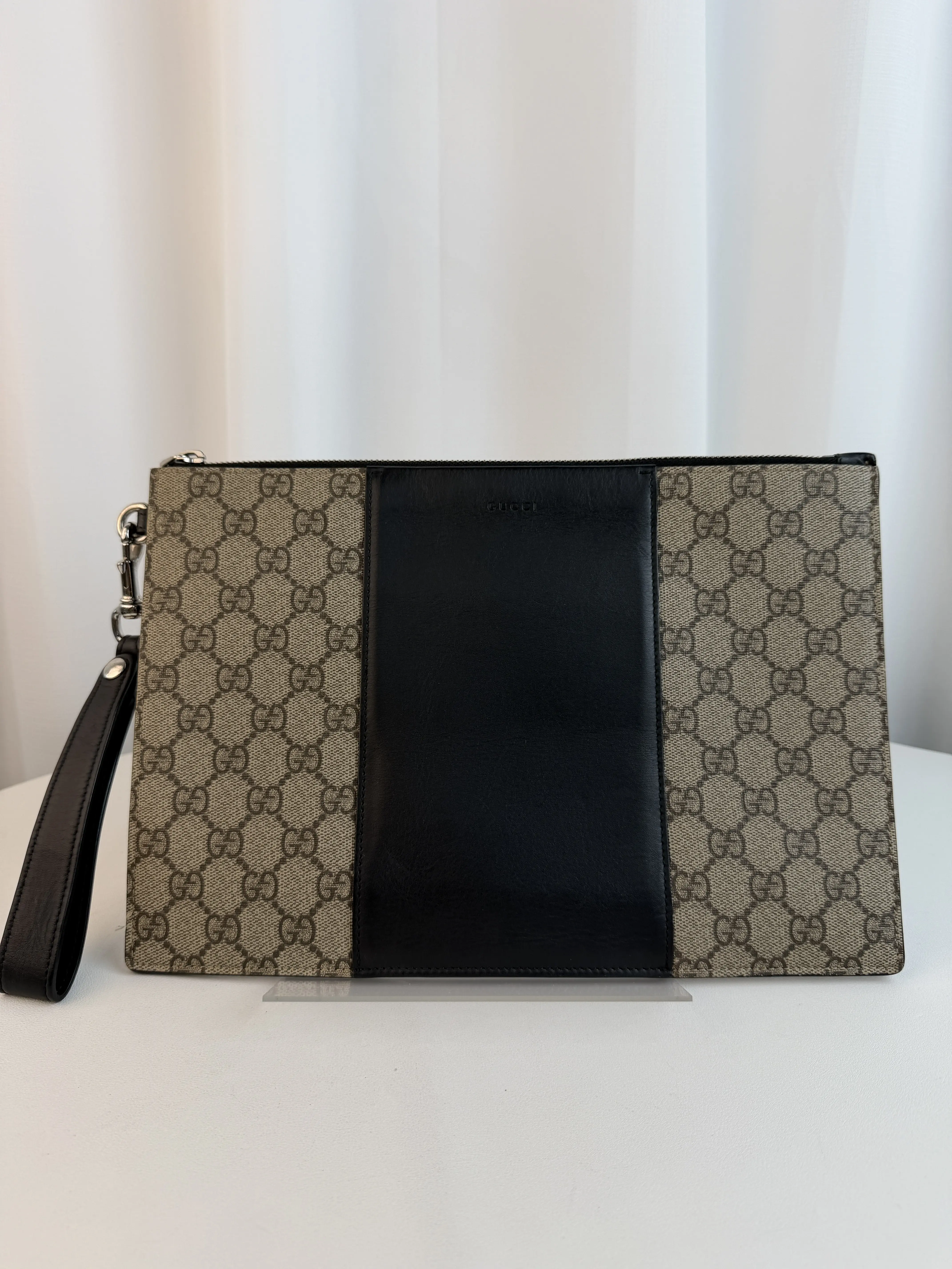 Pre-owned GUCCI Canvas Clutches & Wristlets GG Supreme Leather Panel Clutch Beige Coated Pouch Bag