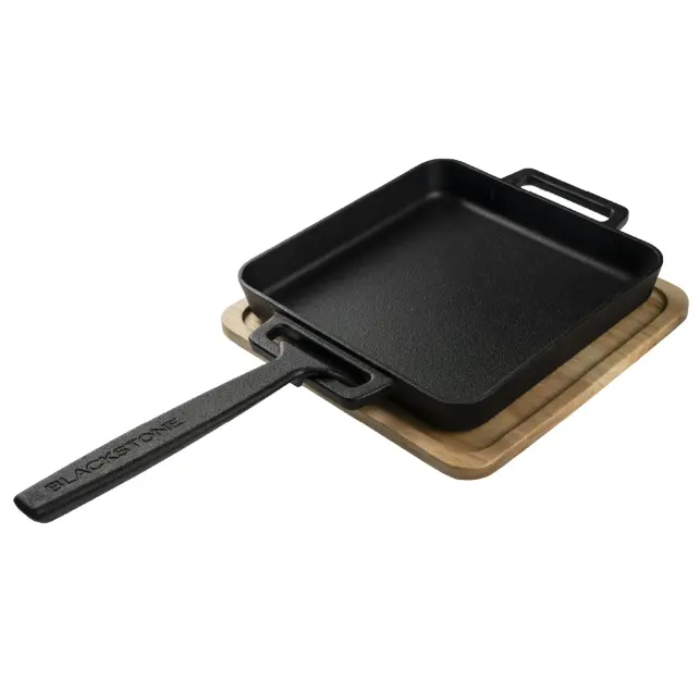 Blackstone Cast Iron Deep Dish Pizza Kit with Removable Handle and Wood Trivet